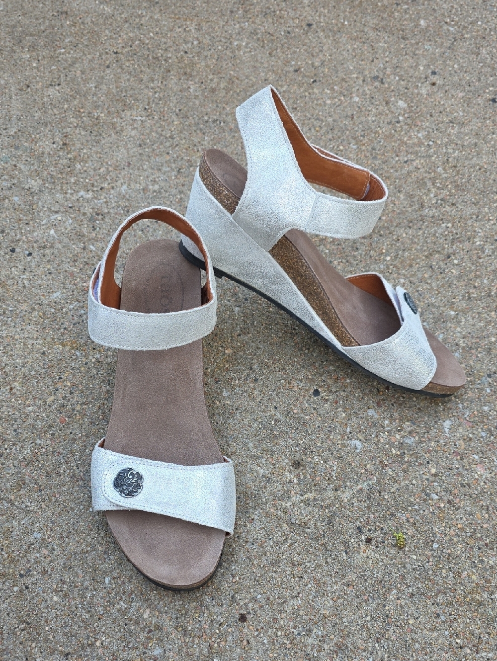 Taos Carousel Silver Metallic Leather Wedge Sandals  Size 41